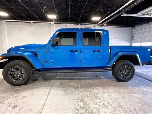 New 2025 Jeep Gladiator Sport image 7