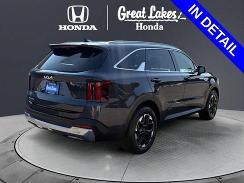 Used 2025 Kia Sorento S FWD image 6