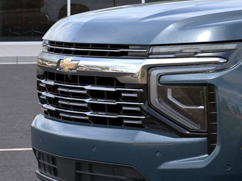 New 2026 Chevrolet Suburban Premier AWD/4WD image 13