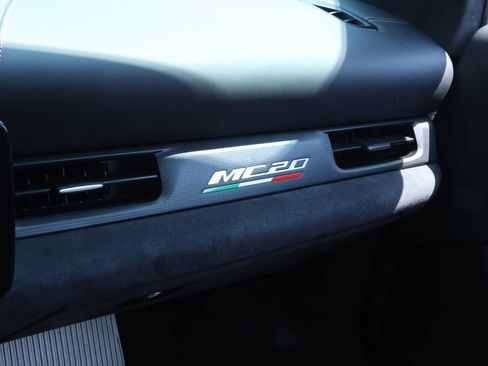 Used 2022 Maserati MC20 Coupe RWD image 15