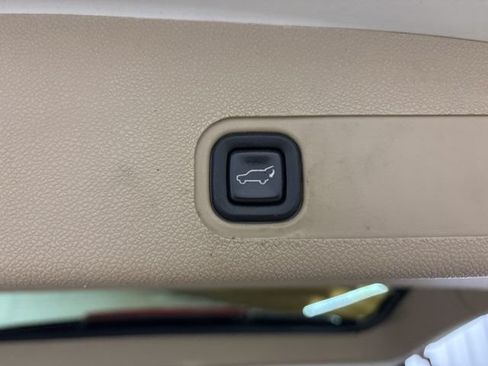 Used 2012 GMC Yukon XL SLT AWD/4WD image 11