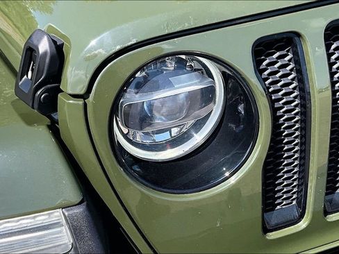 Used 2021 Jeep Wrangler Unlimited Sahara AWD/4WD image 28