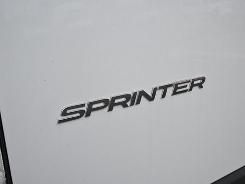Used 2025 Mercedes-Benz Sprinter 2500 image 25