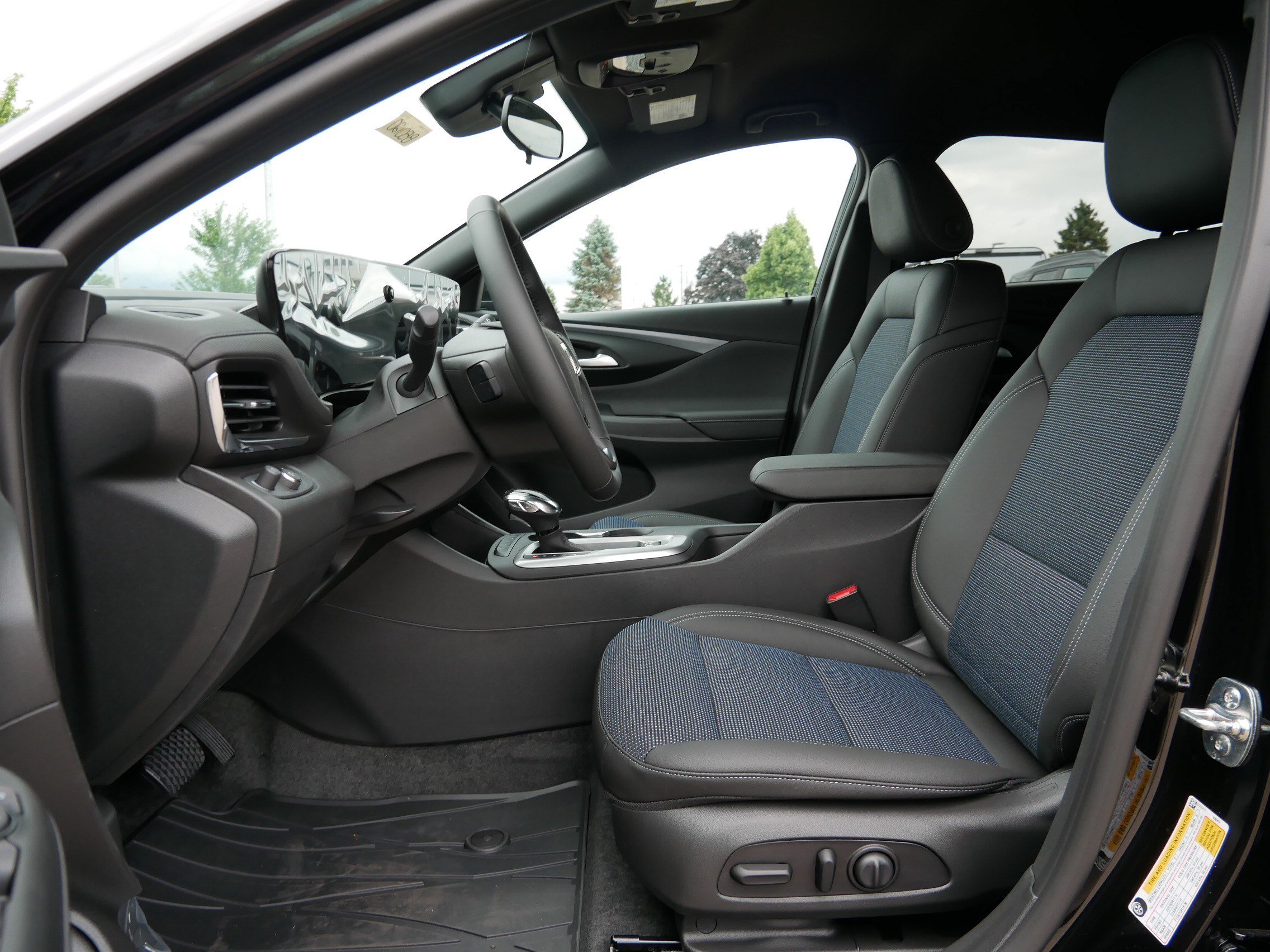 New 2026 Buick Envista Sport Touring w/ Convenience I Package FWD image 4