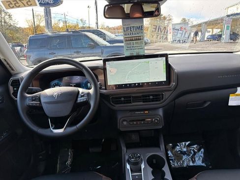 New 2025 Ford Bronco Sport Outer Banks w/ Outer Banks Tech Package+ image 6