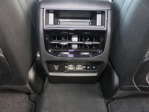 Used 2024 Jeep Grand Cherokee Limited image 26