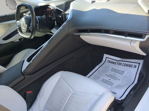 Used 2022 Chevrolet Corvette Stingray Premium Conv w/ Z51 Performance Package image 40