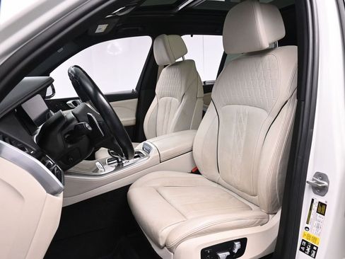 Used 2023 BMW X5 M50i w/ Executive Package AWD/4WD image 15