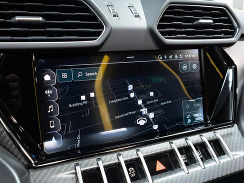 Used 2022 Lamborghini Urus image 76