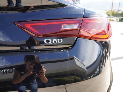 Used 2018 INFINITI Q60 3.0t Luxe w/ Sensory Package 3.0T Luxe image 18