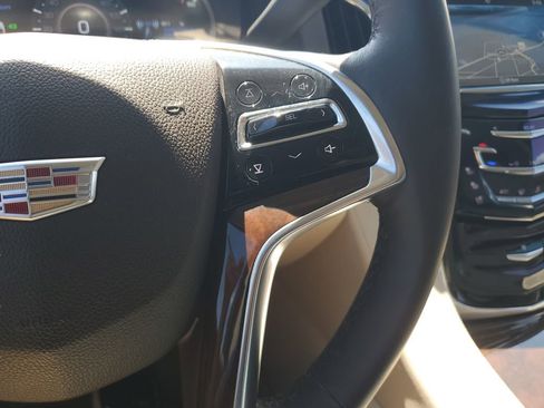 Used 2017 Cadillac Escalade Luxury AWD/4WD image 20