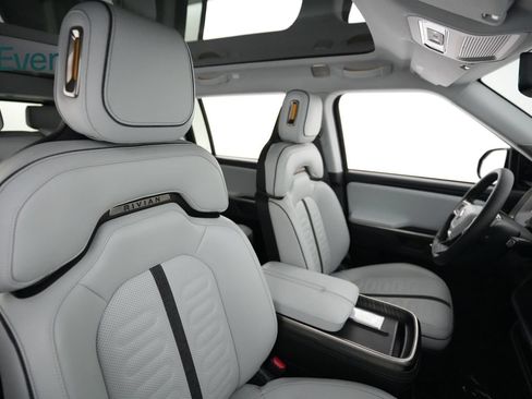Used 2025 Rivian R1S Adventure AWD/4WD image 23