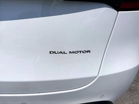 Used 2022 Tesla Model Y Long Range AWD/4WD image 22