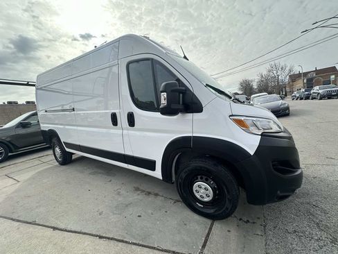 Used 2025 RAM ProMaster 2500 w/ Convenience Group FWD image 12