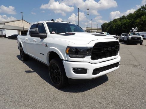 Used 2024 RAM 2500 Limited AWD/4WD image 11