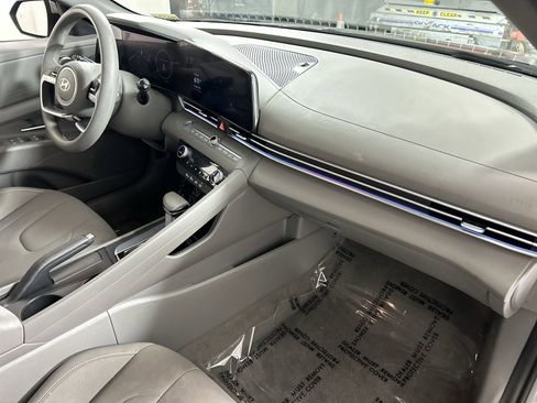 Used 2024 Hyundai Elantra SEL image 27