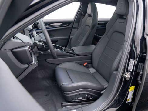 New 2025 Porsche Panamera 4 image 5