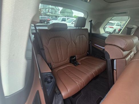 Used 2026 BMW X7 xDrive40i AWD/4WD image 17