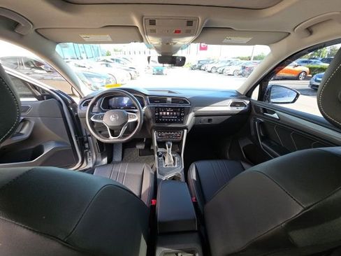 Used 2023 Volkswagen Tiguan SE image 26