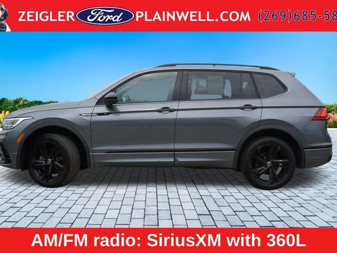 Used 2023 Volkswagen Tiguan SE R-Line AWD/4WD image 2