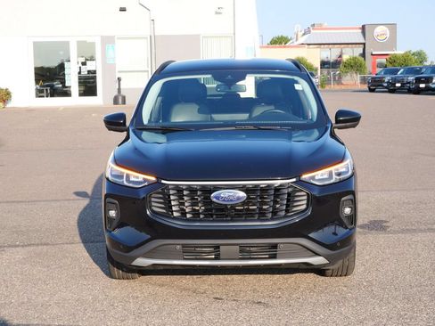 Used 2024 Ford Escape Platinum AWD/4WD image 2