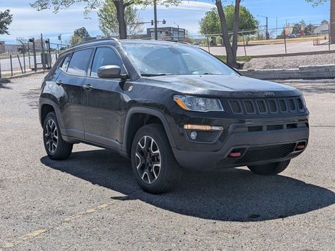 Used 2020 Jeep Compass Trailhawk image 3