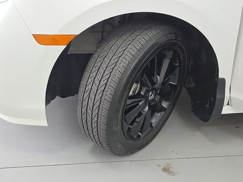 Certified 2024 Honda Odyssey Sport image 34