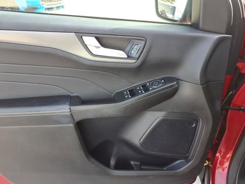 Used 2024 Ford Escape SE image 13