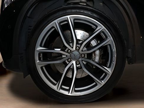 Used 2018 Mercedes-Benz GLC 63 AMG 4MATIC image 36