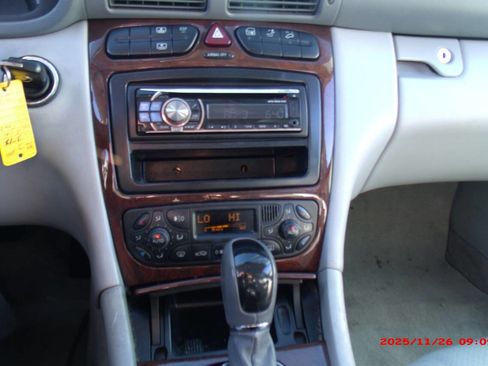 Used 2003 Mercedes-Benz C 320 C 320 4dr Sedan image 20