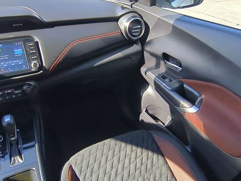 Used 2021 Nissan Kicks SR image 16