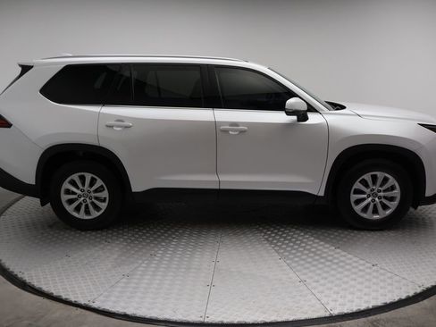 Certified 2025 Toyota Grand Highlander FWD image 7