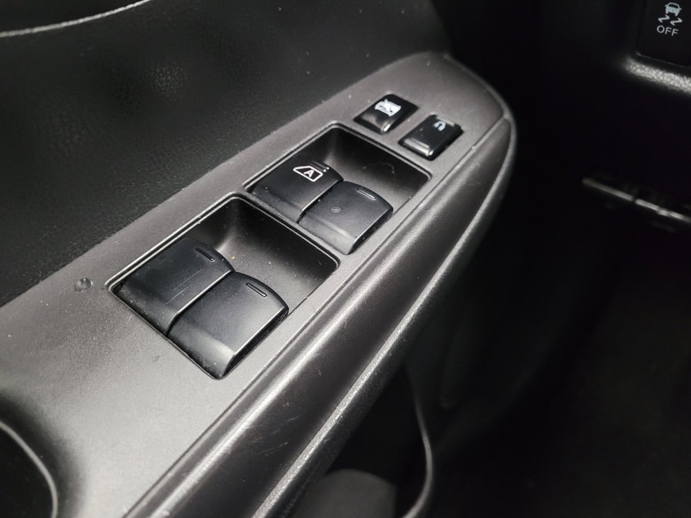 Used 2018 Nissan Versa SV FWD image 27
