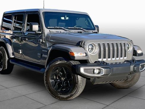 Used 2020 Jeep Wrangler Unlimited Sahara AWD/4WD image 3