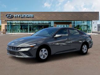 New 2026 Hyundai Elantra SE FWD video 2