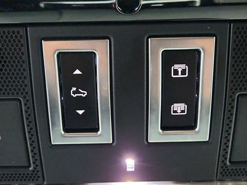 Used 2019 Land Rover Range Rover Velar image 19