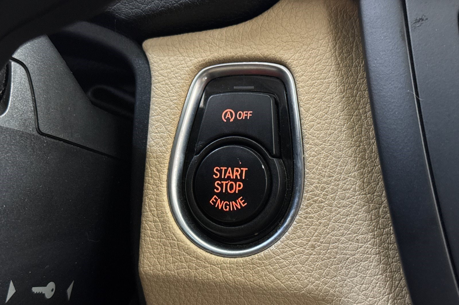 Used 2013 BMW 320i Sedan RWD image 17