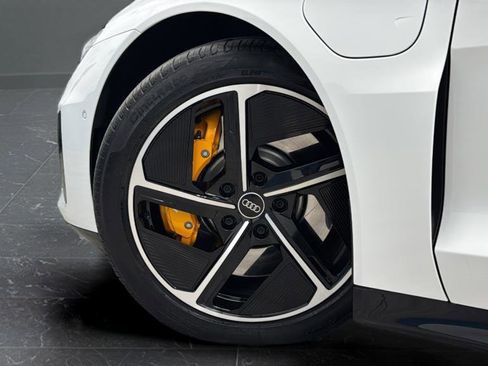 Used 2024 Audi RS e-tron GT w/ Carbon Performance Package AWD/4WD image 42