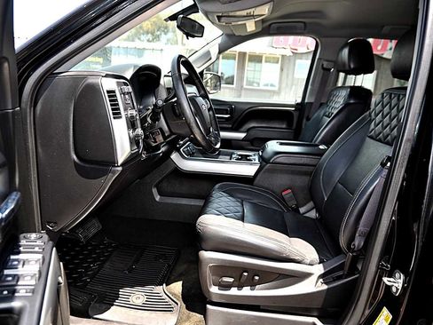 Used 2017 Chevrolet Silverado 1500 LT w/ All Star Edition AWD/4WD image 18