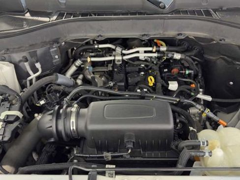 Used 2021 Ford Explorer XLT w/ Equipment Group 202A RWD image 37