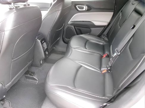 Used 2025 Jeep Compass Limited AWD/4WD image 9