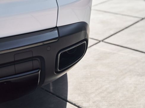 Used 2023 Rolls-Royce Cullinan Black Badge w/ Driver's Package image 13