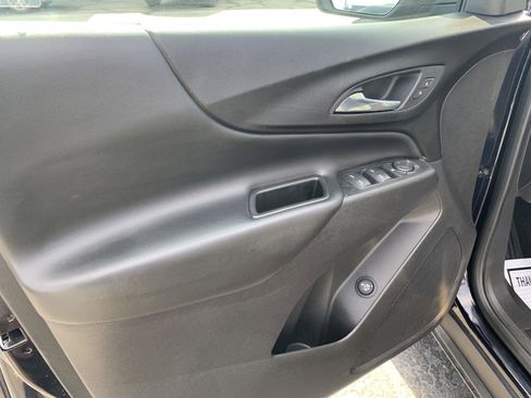 Used 2020 Chevrolet Equinox LT w/ Driver Convenience Package image 13