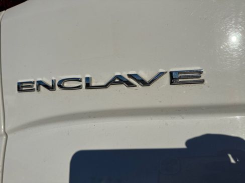Used 2022 Buick Enclave Premium image 23