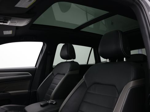 Used 2023 Volkswagen Atlas Cross Sport SEL Premium R-Line AWD/4WD image 5