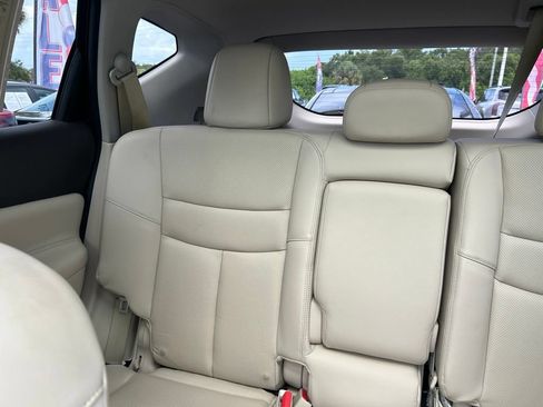 Used 2016 Nissan Murano Platinum w/ Platinum Technology Package FWD image 13