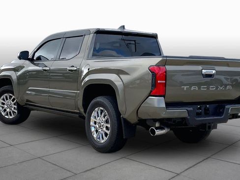 Used 2024 Toyota Tacoma Limited w/ Limited Package (LT) AWD/4WD image 11