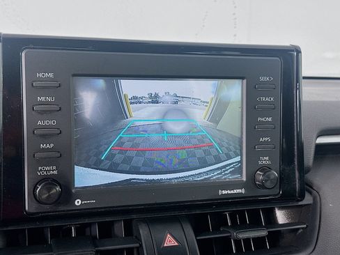 Used 2021 Toyota RAV4 LE AWD/4WD image 13