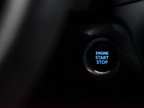 Used 2022 Toyota RAV4 XLE AWD/4WD image 22