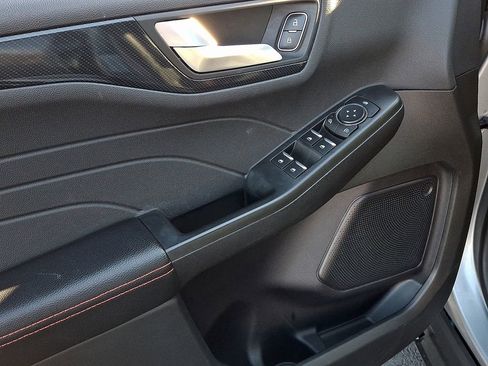 Used 2024 Ford Escape ST-Line image 12